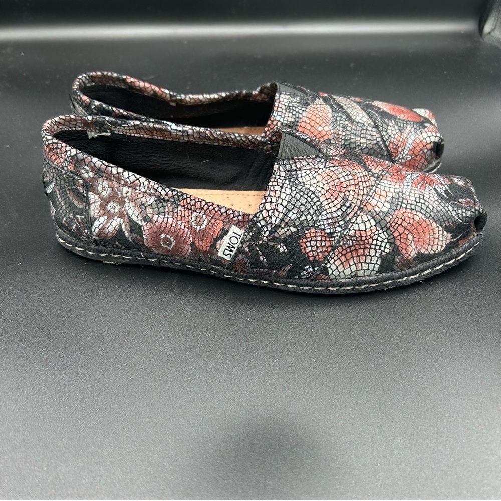 Toms Shiny Floral Patterned Flats Sz 9.5 Comfort Walking  Dressy Feminine Pretty - Picture 4 of 8